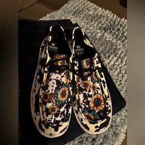 Floral Patterned womens Shoes